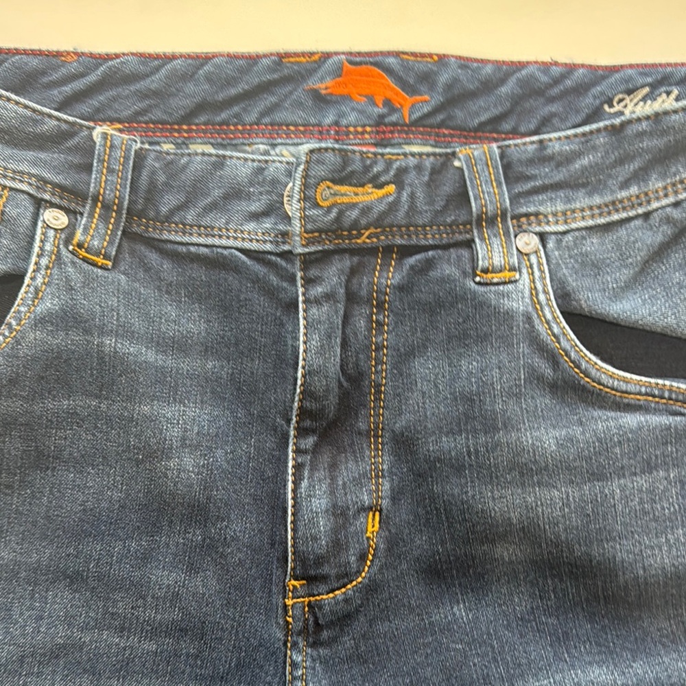 Tommy Bahama Bule Straight Jeans Sleek Style